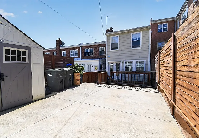 847 20th St NE — Photo 3
