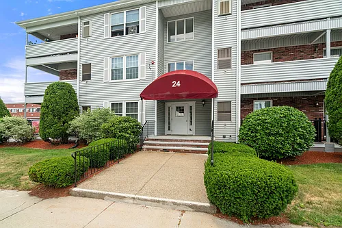 24 South St Photo 1