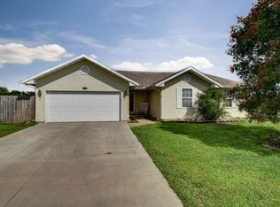 1524 Kevin Dr, Mount Vernon, MO 65712