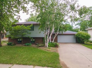 13 Brookshire Grn, Bloomington, IL