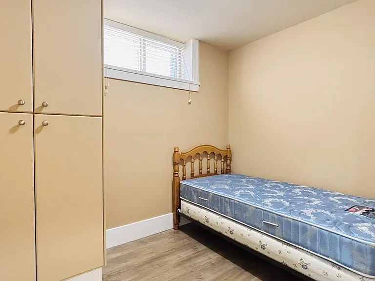 2139 W 22nd Ave #2 — Photo 8