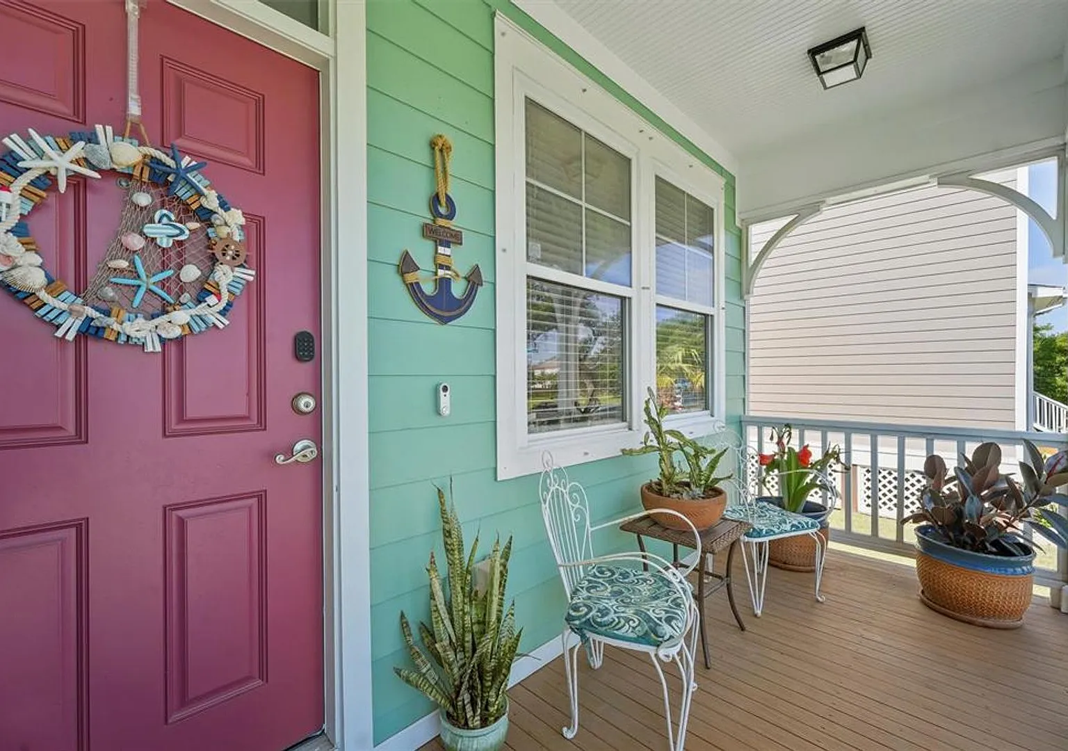 Welcome to your dream home in the heart of The Oaks! — Photo 2