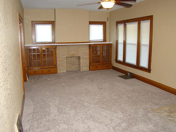 2nd view of Family room