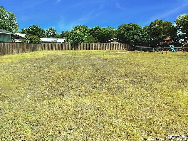 2nd image of 213 Oak Ln