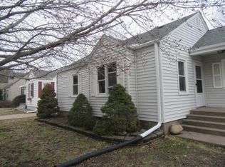 815 Park Pl, Clinton, IA 52732