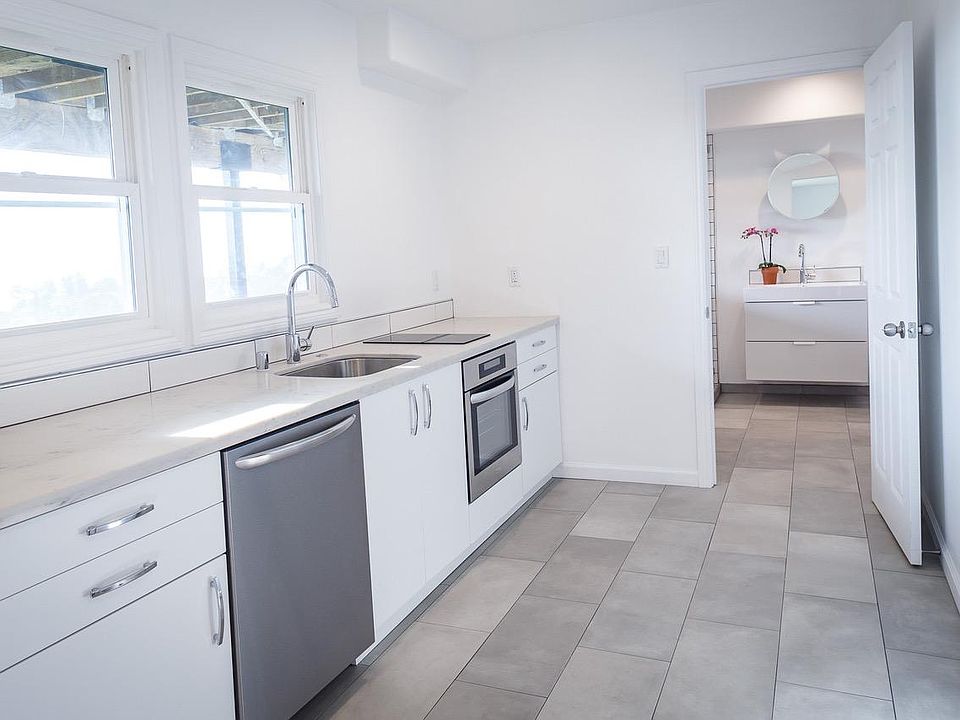 New kitchen with views beautiful bay views