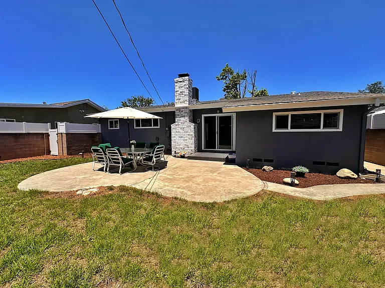 19006 Eccles St — Photo 15