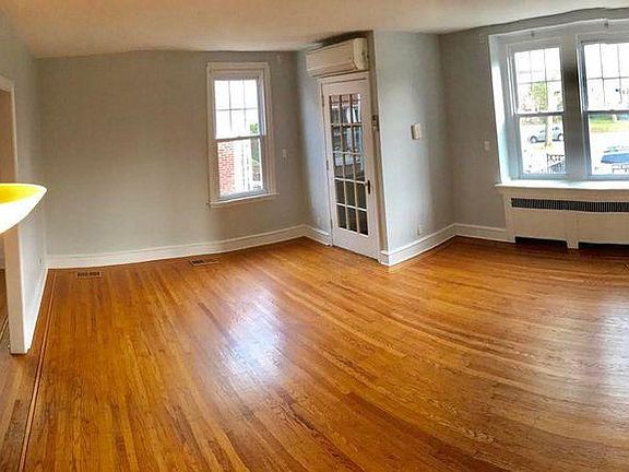 4th image of 429 E Hortter St