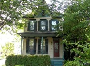 301 Walnut St, Walnutport, PA