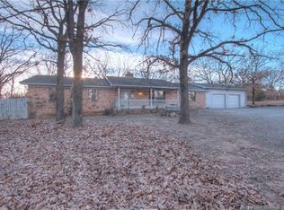 30265 S 210 Rd, Henryetta, OK 74437