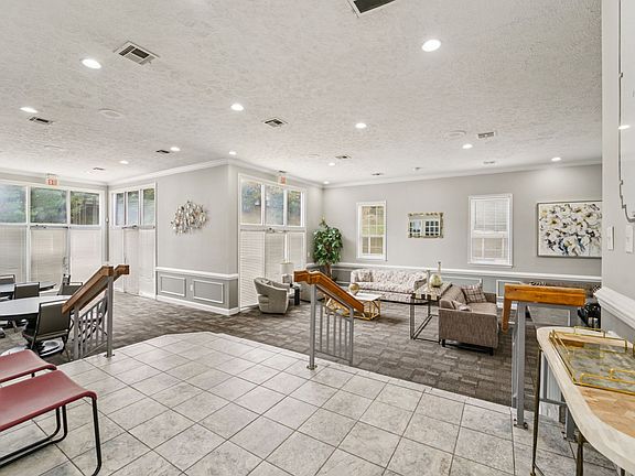 Leasing Center, Clubhouse, Fitness Center, Sauna, Pool
