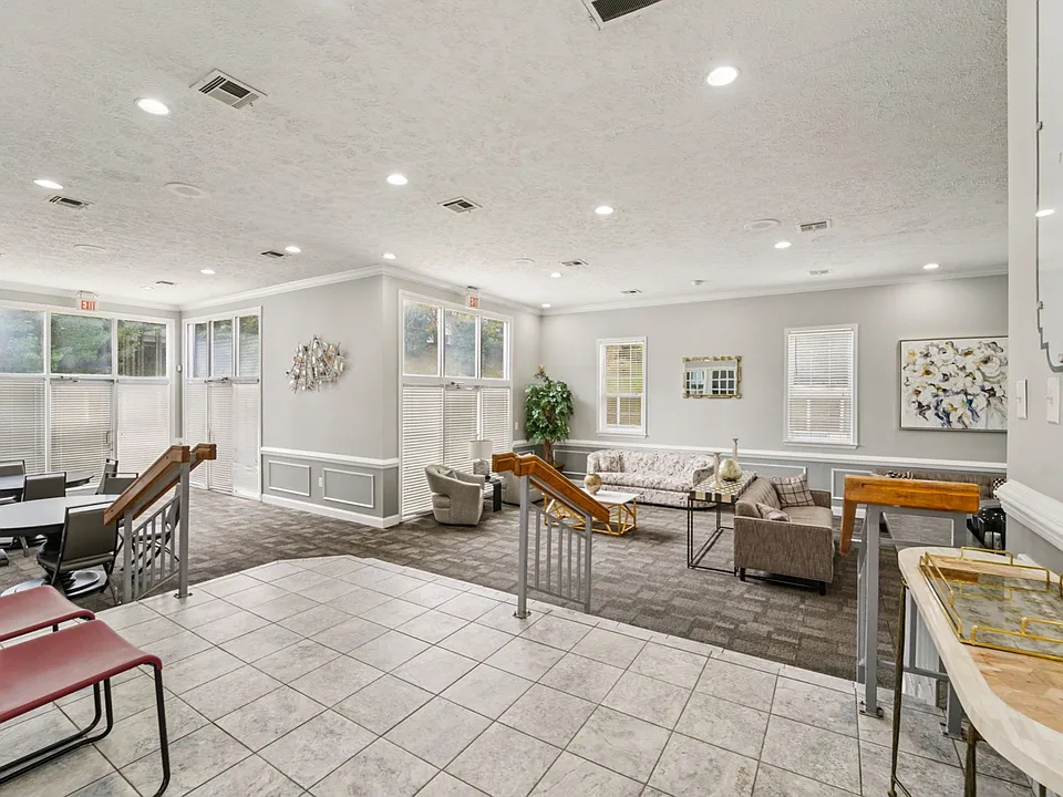 Leasing Center, Clubhouse, Fitness Center, Sauna, Pool