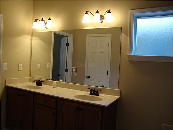 5th image of 2385 Lake Garden Dr