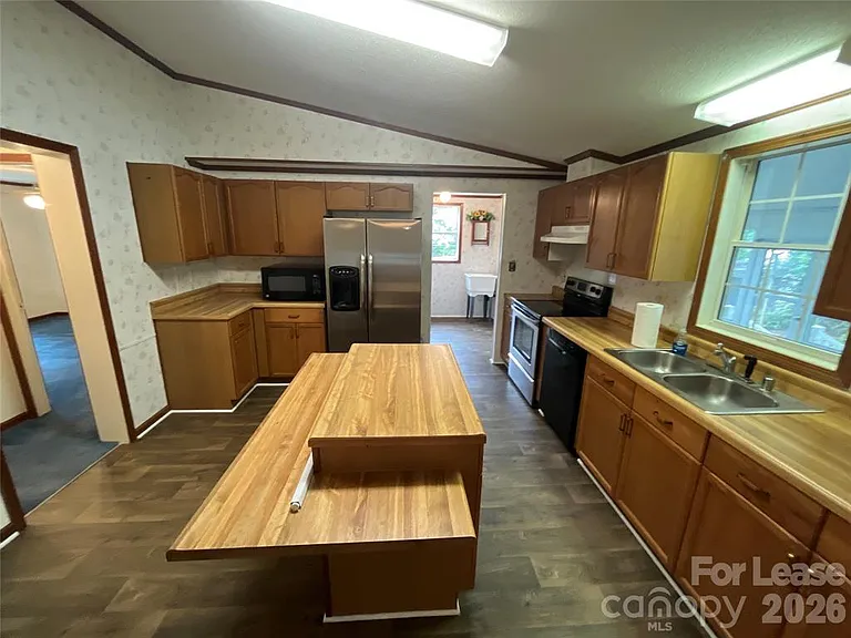 447 Kemp Rd — Photo 19