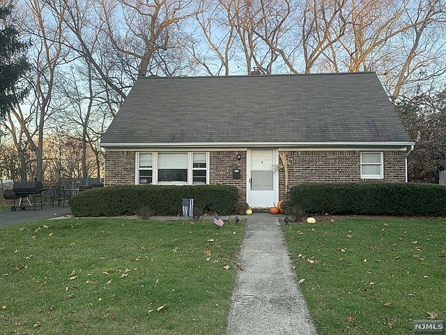 1st image of 94 Cedar St