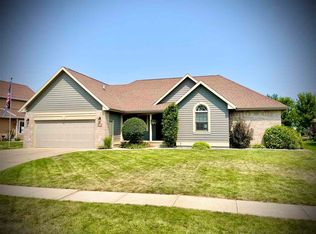 2316 Valley Rd, Yankton, SD 57078