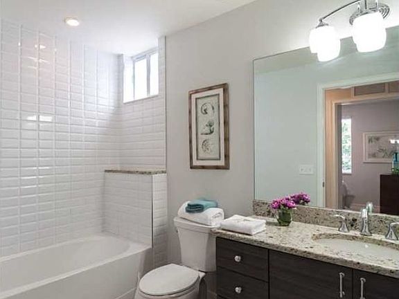 5th image of 833 SW 13th Ct #833