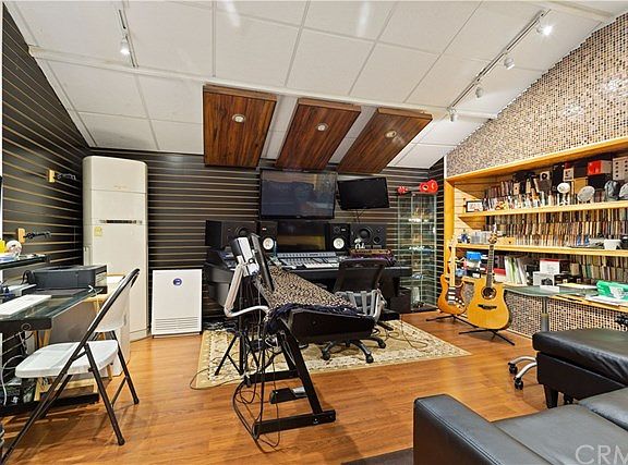 4th image of 4371 Pioneer St