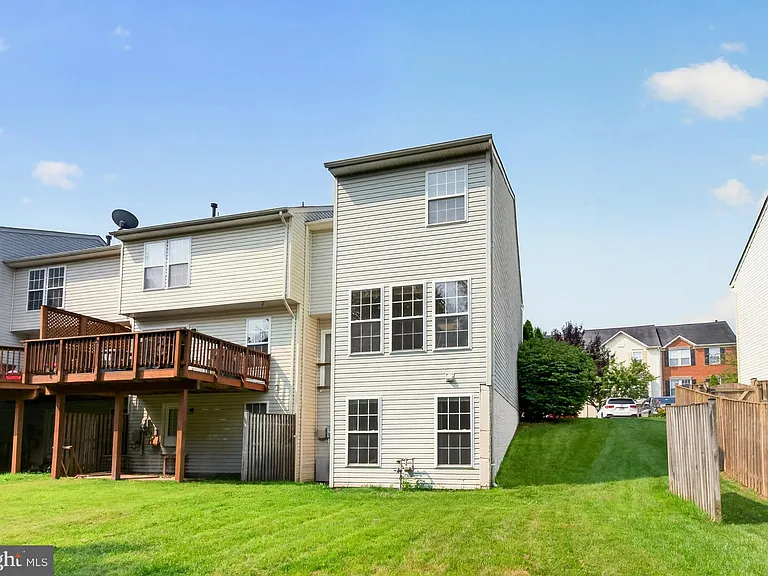15044 Gaffney Cir — Photo 41