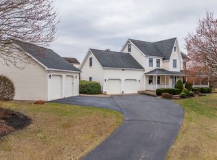 3020 Woods Edge Dr, Bloomsburg, PA 17815