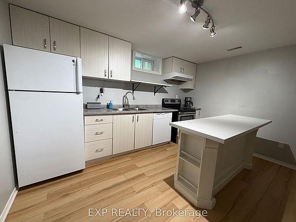 5th image of 73 Roxborough Rd