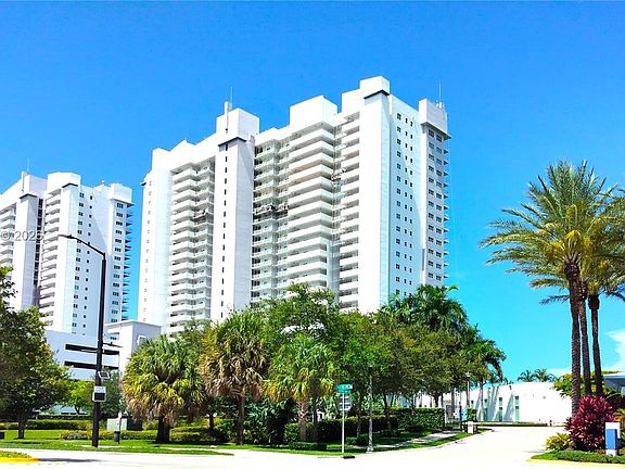 4th image of 14951 Royal Oaks Ln APT 1006