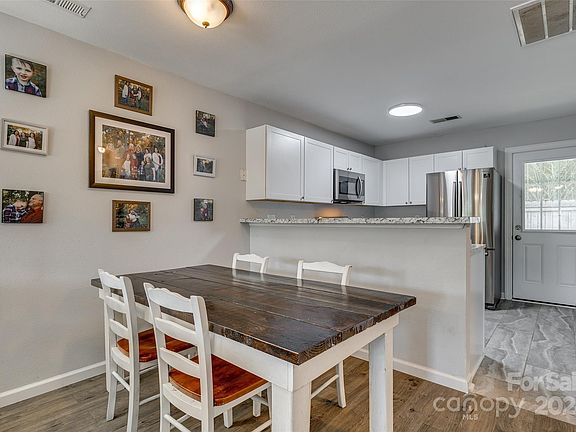 5th image of 2131 Pavillion Ct