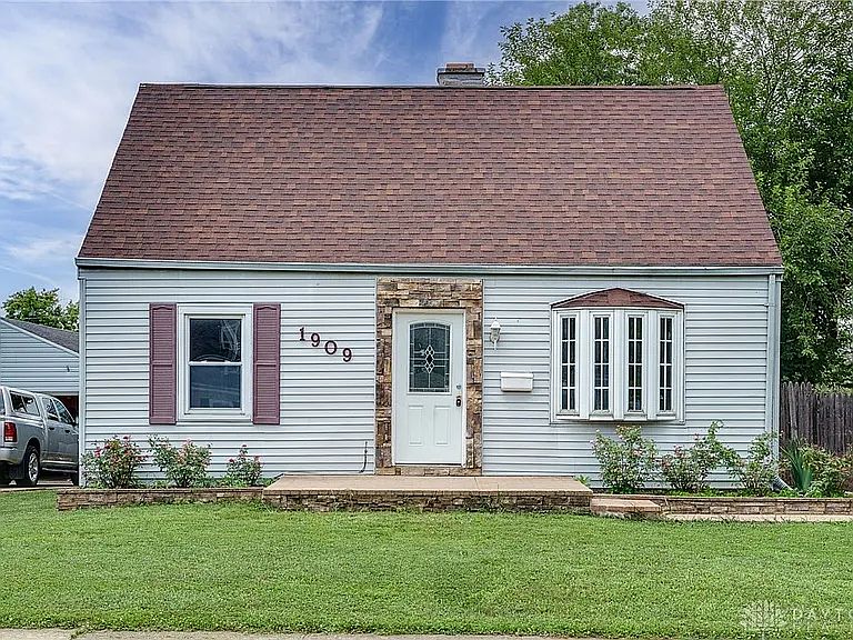 1st image of 1909 Farmside Dr