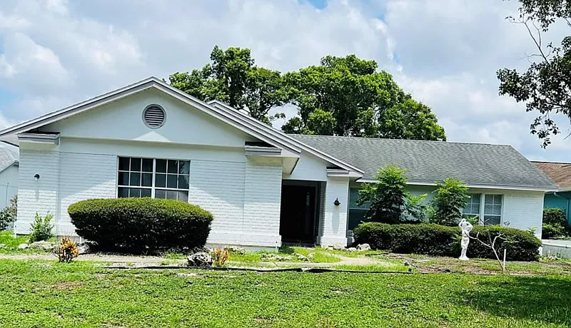 3 bed, 3.0 bath, 1942 sqft, $2,495 — Photo 3