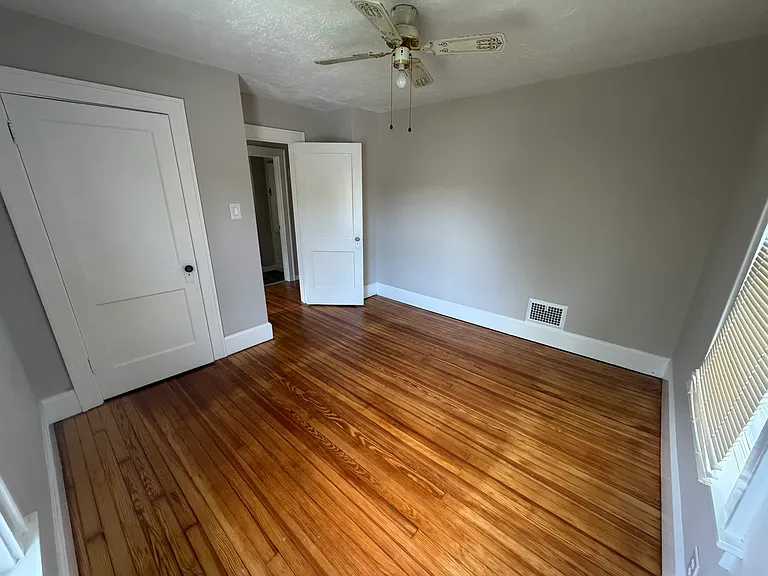 1447 Humbolt Ave — Photo 17