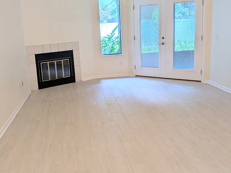 205 La Pasada Cir E — Photo 3