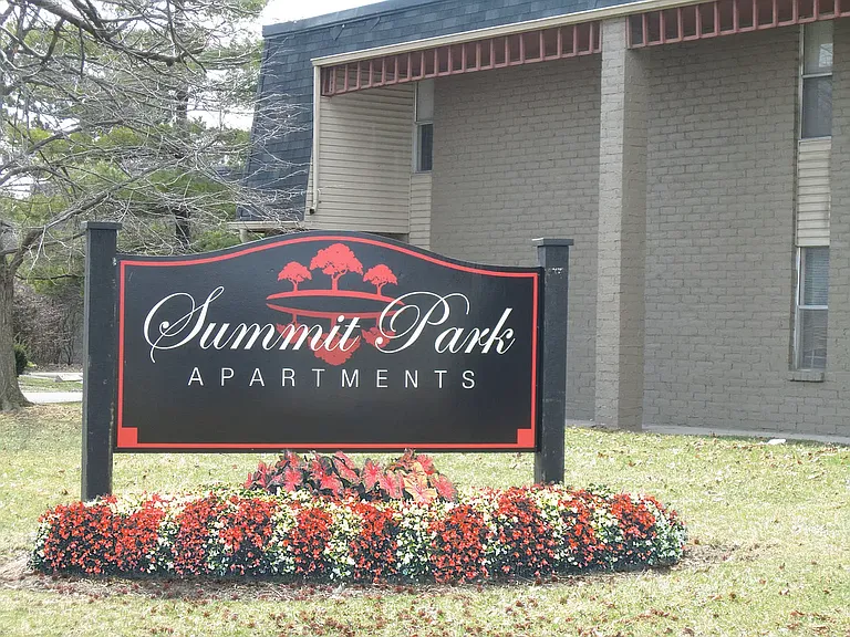 Summit Park Apartments — Photo 6