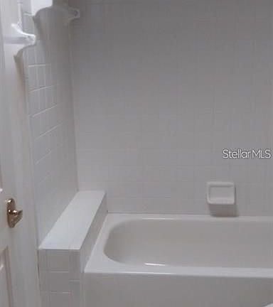 4th image of 12 Woodlyn Ln