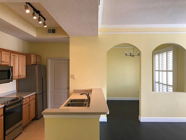 12025 Villanova Dr #10 — Photo 3
