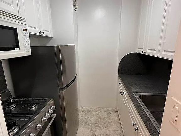 4th image of 1360 Ocean Pkwy APT 4N