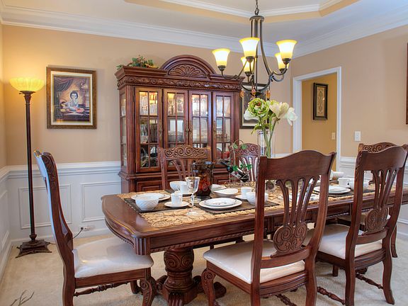 Formal Dining 