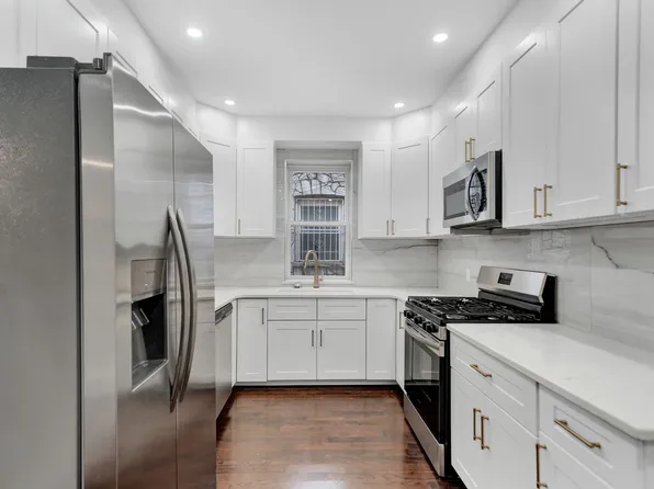 251 East 46th Street image 1 of 24