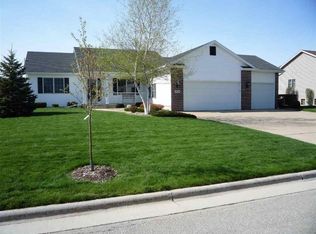 1519 Chipper Ln, Sun Prairie, WI 53590