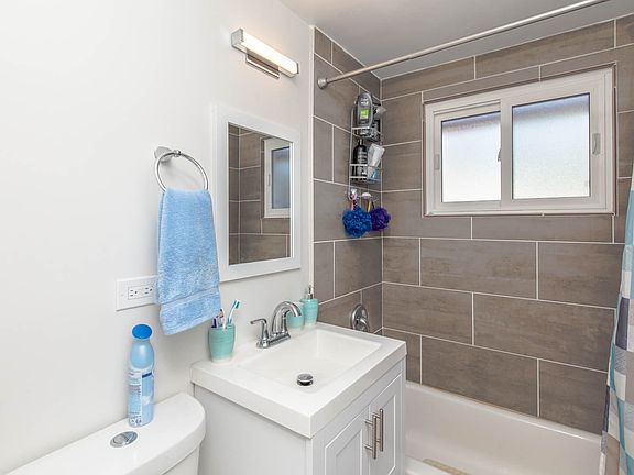 4th image of 4904 N Harlem Ave #4904