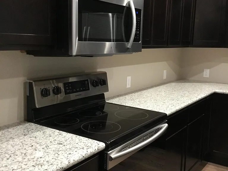 STOVE - MICROWAVE