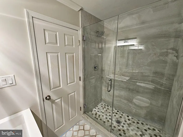 750 E Marshall St #611 — Photo 10