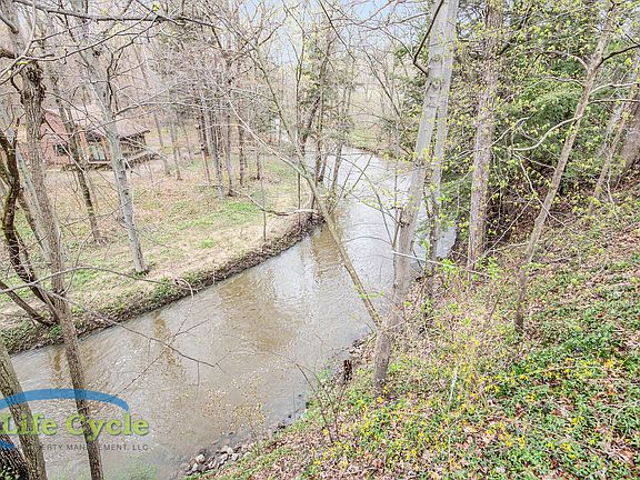 2nd image of 2088 Lake Michigan Dr NW