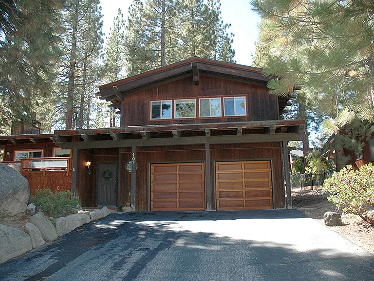 197 Edgewood Dr — Photo 1