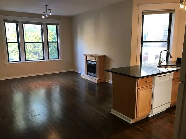 3654 N Marshfield Ave #1 — Photo 3