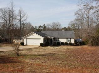 133 Harbor Ln, Townville, SC 29689
