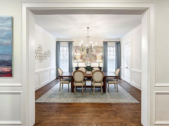 5th image of 4028 Riley St