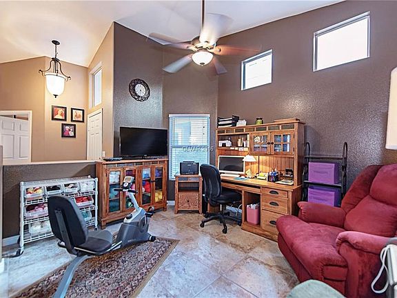 5th image of 9712 Fionna Ln Unit 101