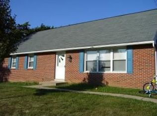 209 Tennyson Dr, Lancaster, PA