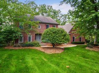 8666 Pebble Creek Dr, Pinckney, MI