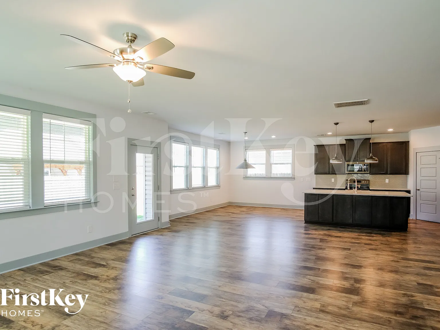3 bed, 2.5 bath, 2917 sqft, $2,960 — Photo 4